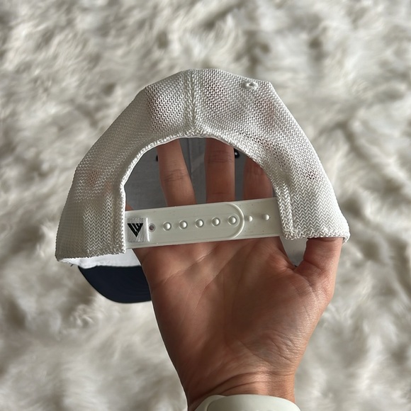 Blazers hockey team hat, perfect condition!!! - Picture 4 of 8